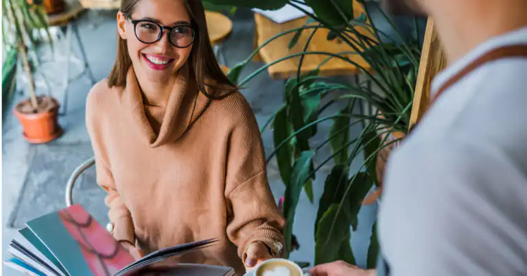 The Art Of Being Likable Without Trying: 7 Habits Effortlessly Charming People Have That Can’t Be Faked